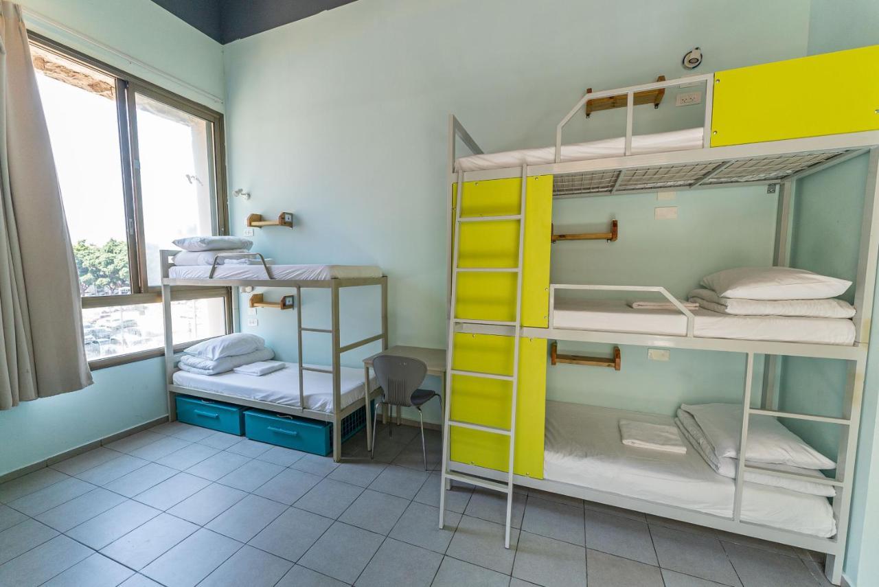Posto Letto in Dormitorio con 6 Letti